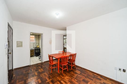 Sala de apartamento à venda com 2 quartos, 50m² em Passo da Areia, Porto Alegre