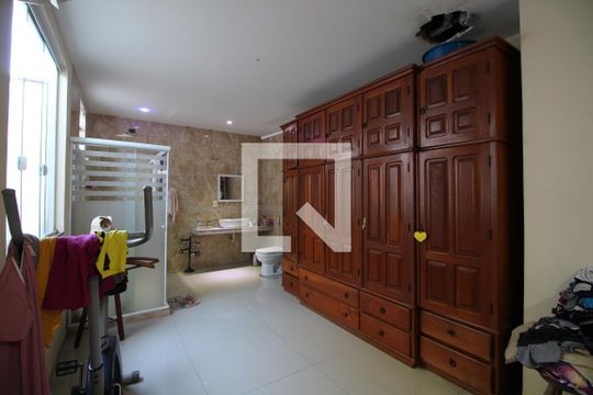 Quarto 1 - Banheiro da Suíte de casa de condomínio à venda com 3 quartos, 350m² em Freguesia (jacarepaguá), Rio de Janeiro