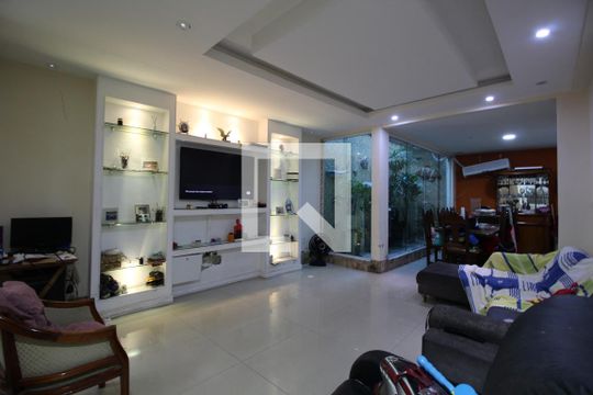 Casa de Condomínio à venda com 3 quartos, 350m² em Freguesia (jacarepaguá), Rio de Janeiro