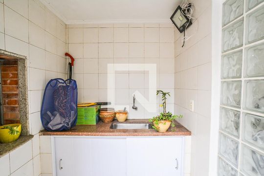 Quintal de casa à venda com 2 quartos, 214m² em Vila Santa Teresa, Santo André