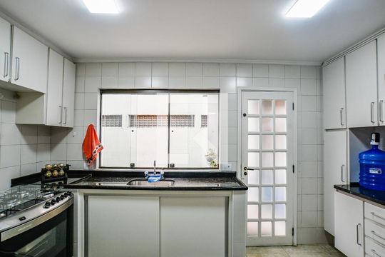 Cozinha de casa à venda com 2 quartos, 214m² em Vila Santa Teresa, Santo André
