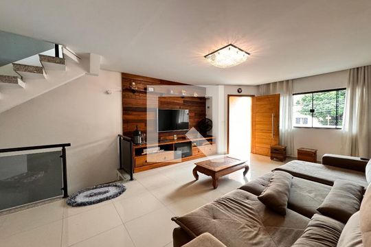 Sala de casa à venda com 3 quartos, 212m² em Parque das Nações, Santo André