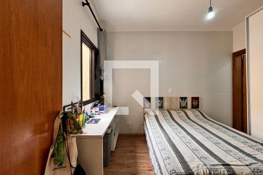 Suite 1 de casa à venda com 3 quartos, 212m² em Parque das Nações, Santo André