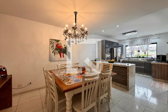 Cozinha de casa à venda com 3 quartos, 212m² em Parque das Nações, Santo André