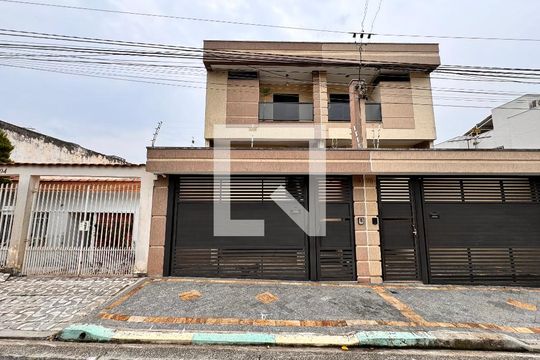 Fachada de casa à venda com 3 quartos, 212m² em Parque das Nações, Santo André