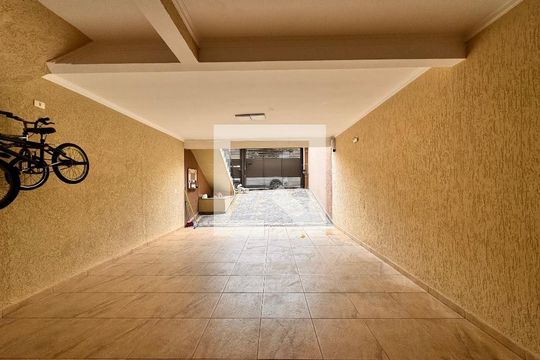 Garagem de casa à venda com 3 quartos, 212m² em Parque das Nações, Santo André