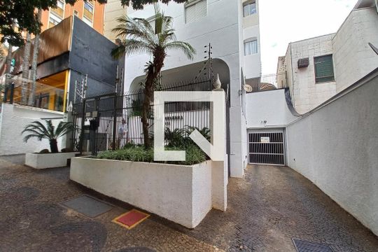 Fachada do Condomínio de apartamento para alugar com 1 quarto, 66m² em Cambuí, Campinas
