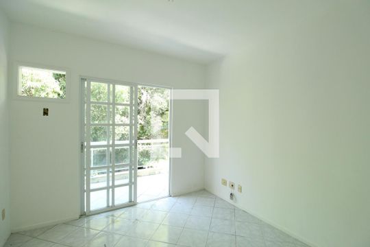 Suíte  de casa de condomínio à venda com 3 quartos, 81m² em Jacarepaguá, Rio de Janeiro