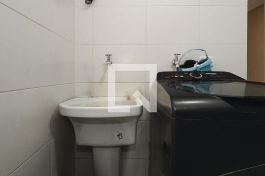 Área de Serviço de casa para alugar com 3 quartos, 180m² em Jardim Londrina, São Paulo
