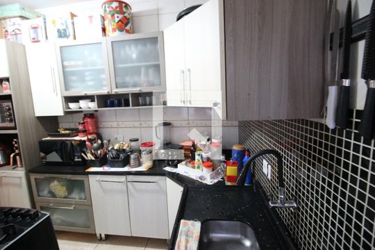 Cozinha e Área de Serviço de casa à venda com 2 quartos, 45m² em Padroeira, Osasco