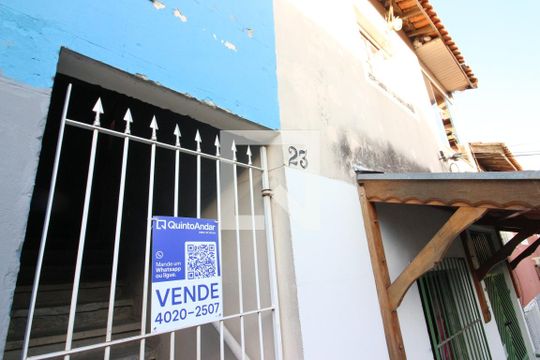 Fachada de casa à venda com 2 quartos, 45m² em Padroeira, Osasco