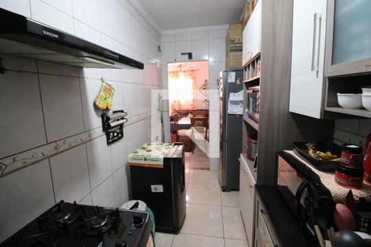 Cozinha e Área de Serviço de casa à venda com 2 quartos, 45m² em Padroeira, Osasco