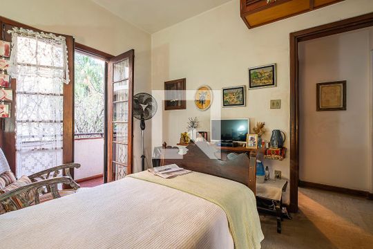 Quarto 1 de casa para alugar com 3 quartos, 190m² em Pinheiros, São Paulo