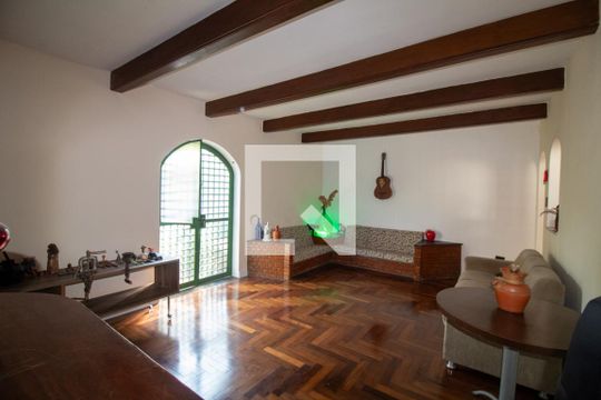 Casa à venda com 2 quartos, 220m² em Chácara Santo Antônio (zona Sul), São Paulo