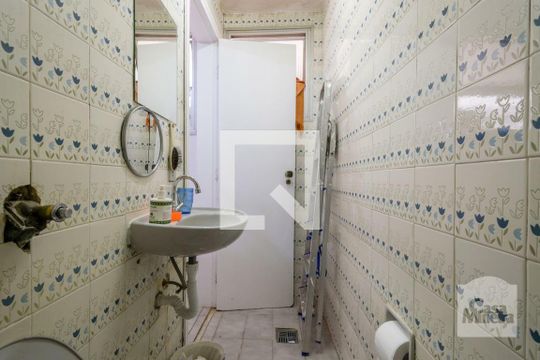 banho de serviço de apartamento à venda com 4 quartos, 180m² em Santa Lúcia, Belo Horizonte