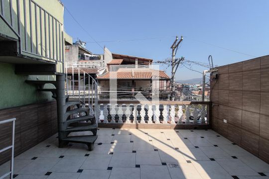 Quintal de casa para alugar com 2 quartos, 125m² em Conjunto Habitacional Jova Rural, São Paulo