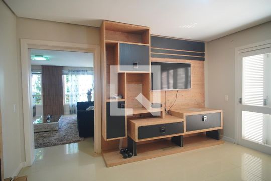 Sala 2 de casa à venda com 5 quartos, 450m² em Vila Nova, Novo Hamburgo