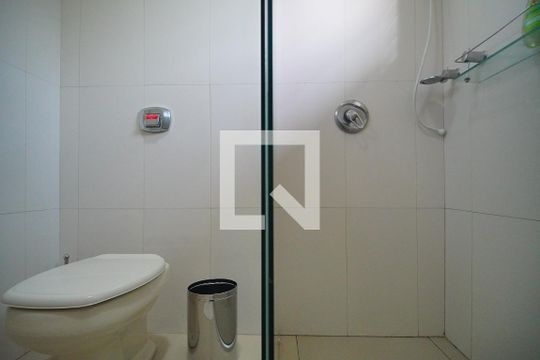 Banheiro da Suíte 2,3 de casa à venda com 5 quartos, 450m² em Vila Nova, Novo Hamburgo