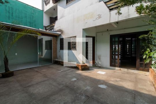 Área Externa de casa para alugar com 7 quartos, 500m² em Jardim Pinhal, Guarulhos