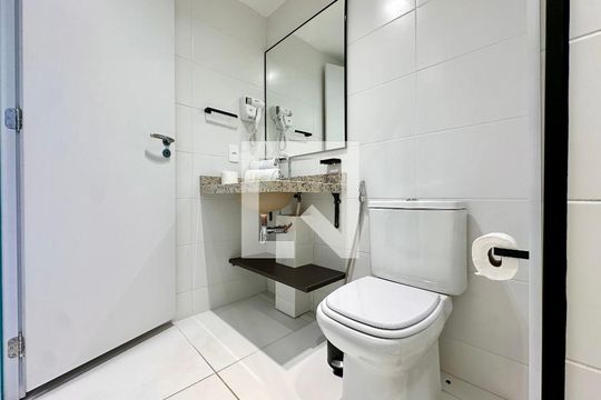 Banheiro de kitnet/studio à venda com 1 quarto, 32m² em Centro, Rio de Janeiro