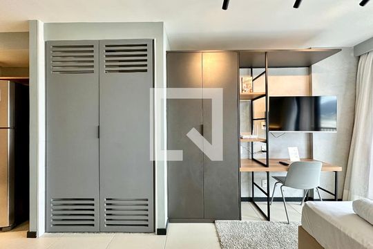 Sala/Quarto de kitnet/studio à venda com 1 quarto, 32m² em Centro, Rio de Janeiro