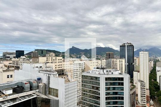 Vista de kitnet/studio à venda com 1 quarto, 32m² em Centro, Rio de Janeiro