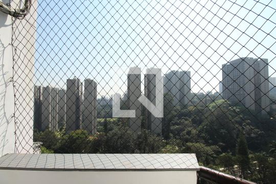Vista  de apartamento à venda com 3 quartos, 235m² em Vila Suzana, São Paulo