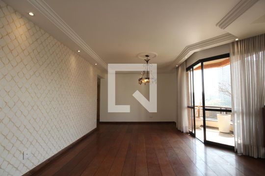 Apartamento à venda com 3 quartos, 235m² em Vila Suzana, São Paulo