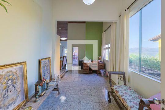 Sala de casa de condomínio à venda com 5 quartos, 560m² em Vila do Ouro, Nova Lima