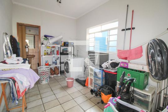 Área externa  de casa à venda com 3 quartos, 230m² em Parque Imperador, Campinas