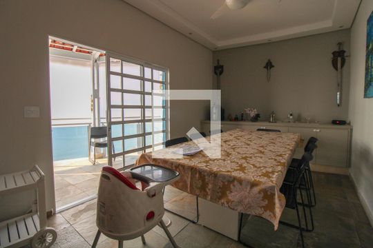 Sala de casa à venda com 3 quartos, 230m² em Parque Imperador, Campinas