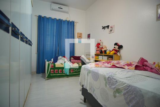 Quarto 2 de apartamento para alugar com 2 quartos, 86m² em Navegantes, Porto Alegre