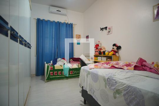 Quarto 2 de apartamento para alugar com 2 quartos, 86m² em Navegantes, Porto Alegre