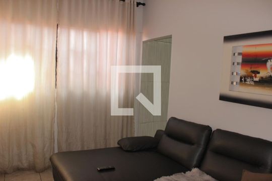 Sala de casa à venda com 6 quartos, 187m² em Guanabara, Contagem