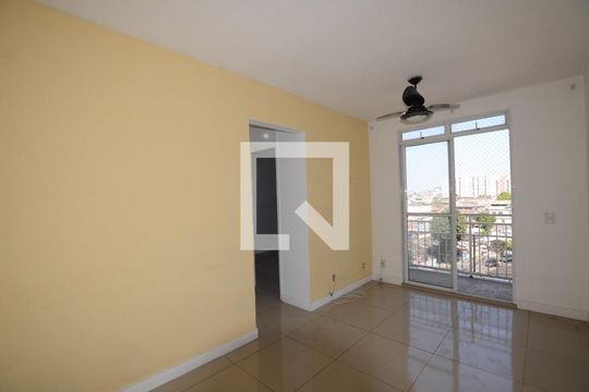 Sala de apartamento à venda com 2 quartos, 48m² em Parada de Lucas, Rio de Janeiro