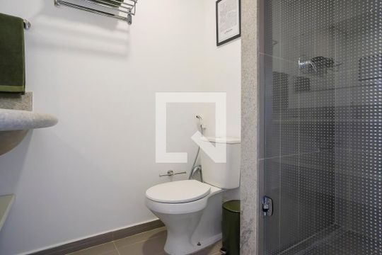 Banheiro de kitnet/studio para alugar com 1 quarto, 20m² em Santa Paula, São Caetano do Sul