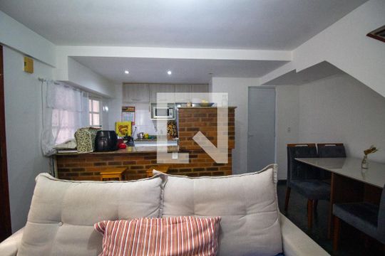 Sala de casa de condomínio à venda com 2 quartos, 55m² em Recreio dos Bandeirantes, Rio de Janeiro