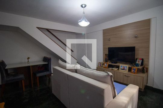 Sala de casa de condomínio à venda com 2 quartos, 55m² em Recreio dos Bandeirantes, Rio de Janeiro
