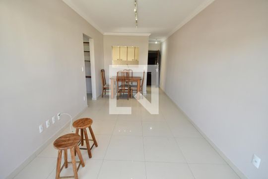 Sala de apartamento para alugar com 1 quarto, 52m² em Botafogo, Campinas