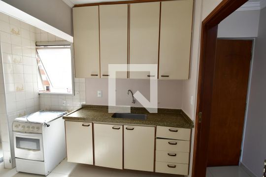 Cozinha de apartamento para alugar com 1 quarto, 52m² em Botafogo, Campinas