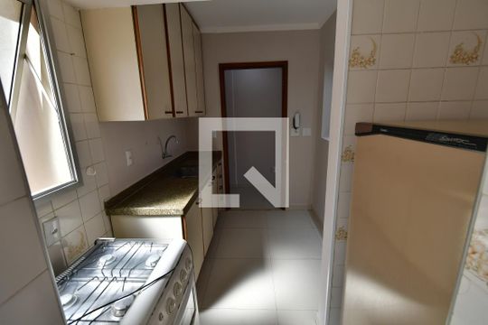 Cozinha de apartamento para alugar com 1 quarto, 52m² em Botafogo, Campinas