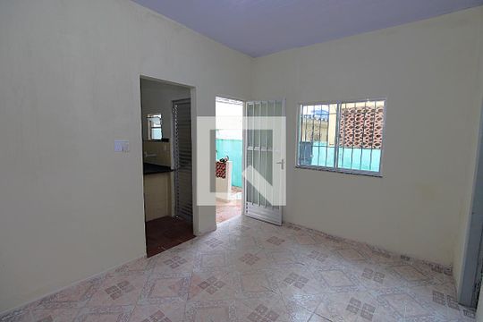 Sala de casa para alugar com 1 quarto, 60m² em Encantado, Rio de Janeiro