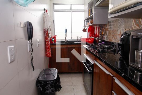 Cozinha de apartamento à venda com 4 quartos, 98m² em Parque Marabá, São Paulo