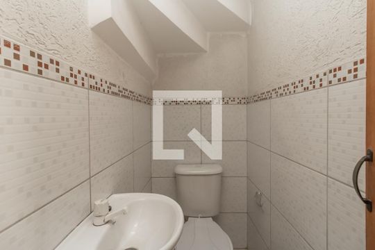 Lavabo de casa de condomínio para alugar com 2 quartos, 86m² em Vila Ré, São Paulo