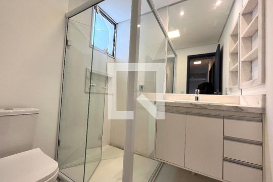 Banheiro  de apartamento à venda com 2 quartos, 60m² em Parque Jabaquara, São Paulo