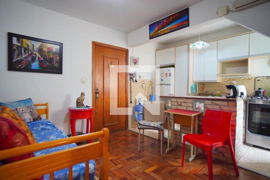 Kitnet/Studio à venda com 1 quarto, 45m² em Vila Ipiranga, Porto Alegre