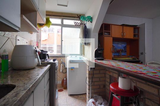 Cozinha de kitnet/studio à venda com 1 quarto, 45m² em Vila Ipiranga, Porto Alegre