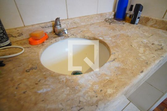 Banheiro Corredor de kitnet/studio à venda com 1 quarto, 45m² em Vila Ipiranga, Porto Alegre