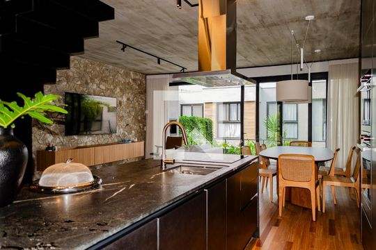 Cozinha de casa de condomínio para alugar com 3 quartos, 200m² em Lagoa da Conceição, Florianópolis
