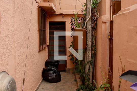 quintal de casa à venda com 2 quartos, 226m² em Km 18, Osasco